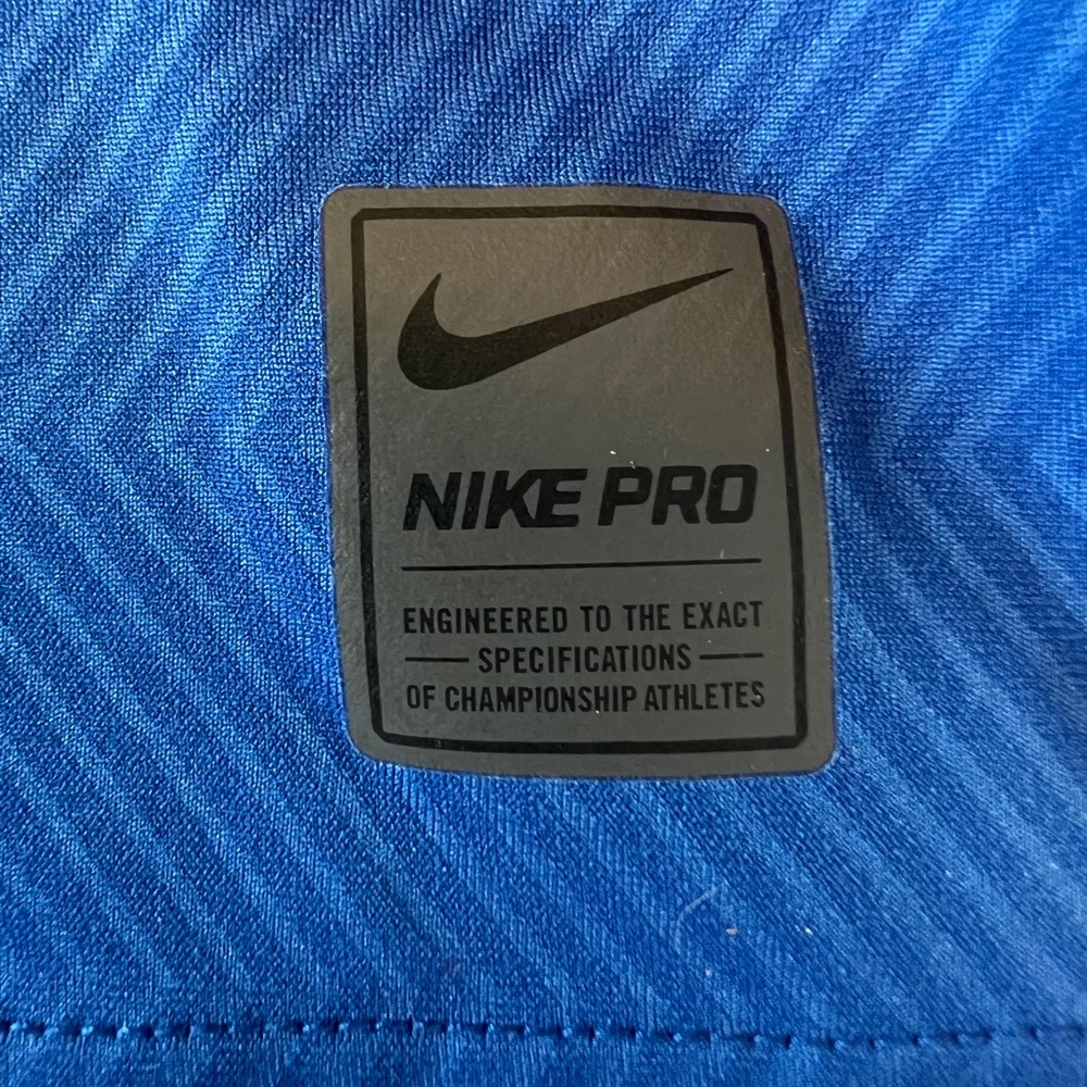 Nike Pro dri fit fitted long sleeve activewear top - Picture 4 of 4